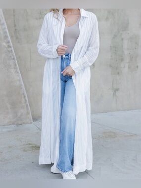 Listicle Women’s Sheer White Long Sleeve Textured Button-Front Duster Shirt